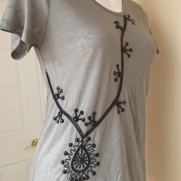 Embellished tunic - Picture 2 of 6